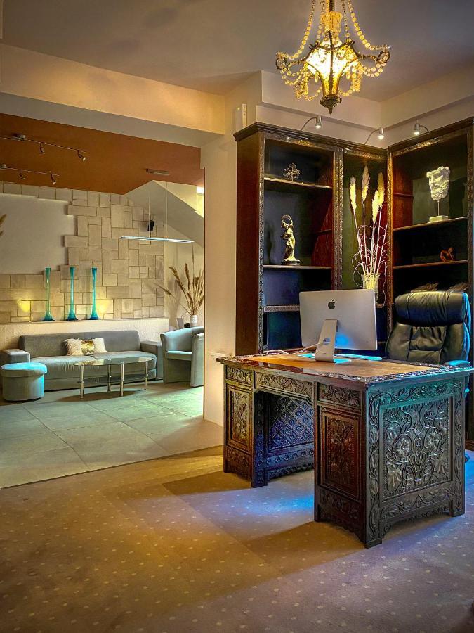 Shangri La Mansion Μόσταρ Εξωτερικό φωτογραφία