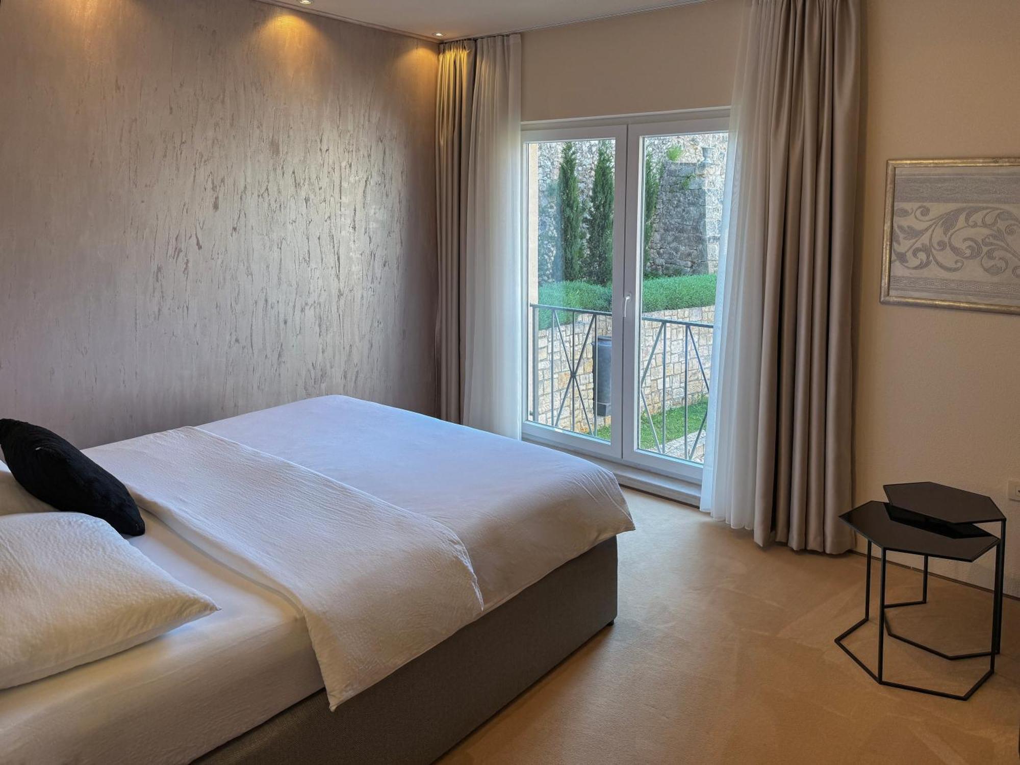 Shangri La Mansion Μόσταρ Εξωτερικό φωτογραφία