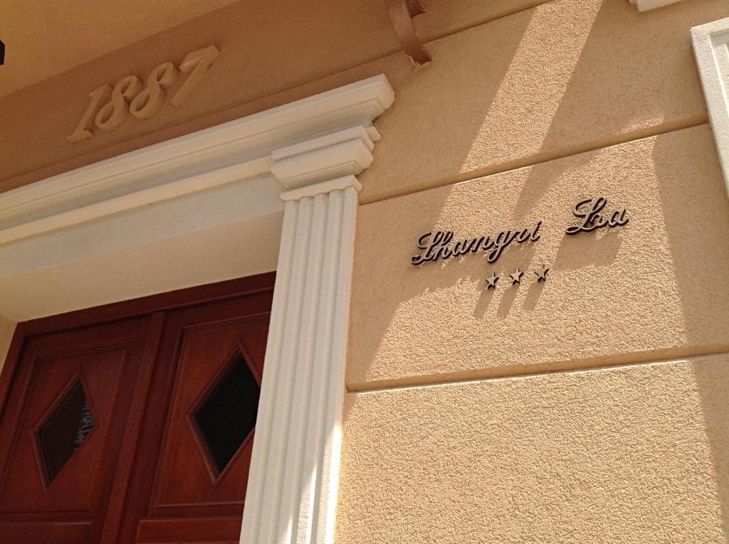Shangri La Mansion Μόσταρ Εξωτερικό φωτογραφία
