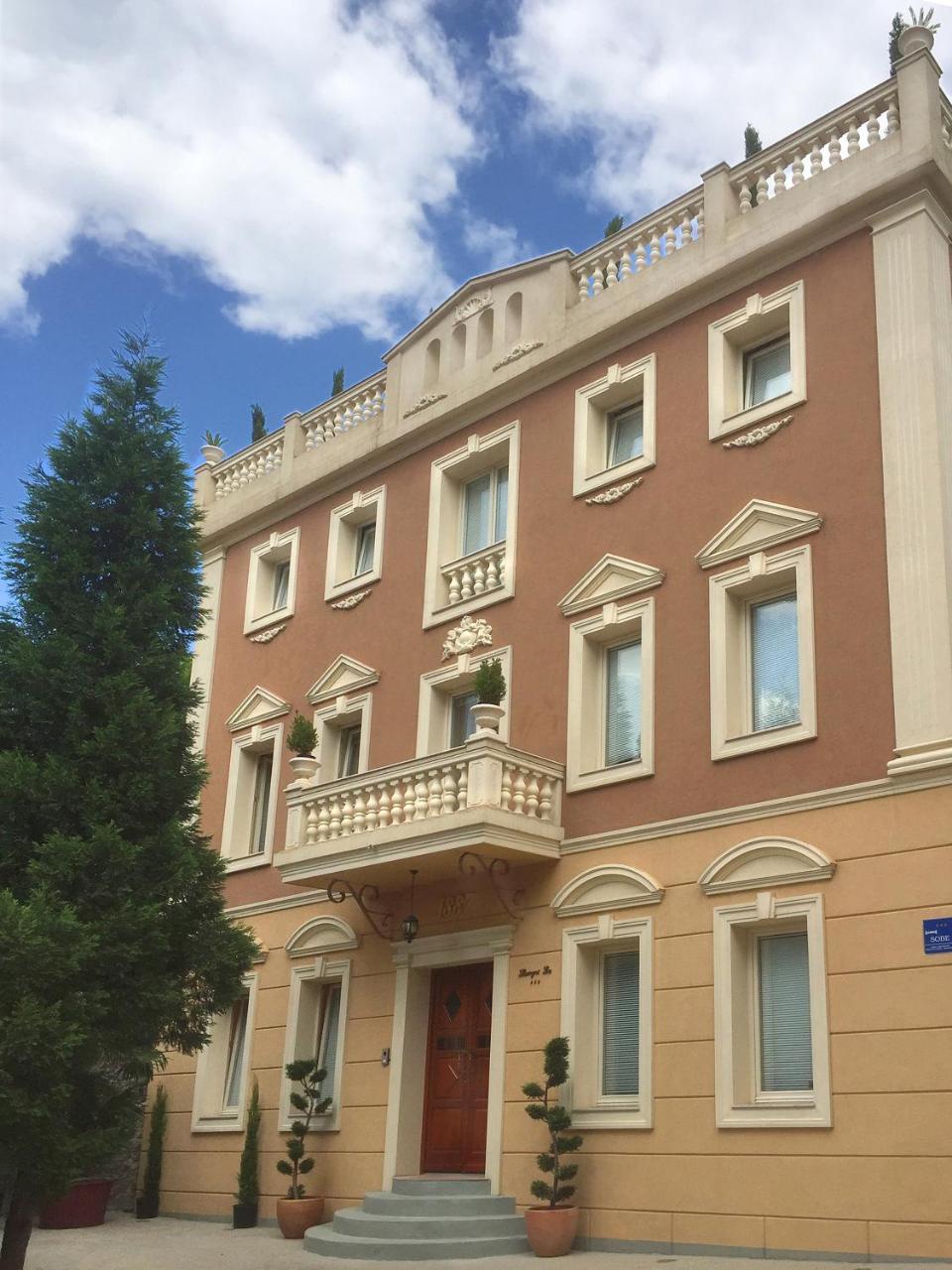 Shangri La Mansion Μόσταρ Εξωτερικό φωτογραφία